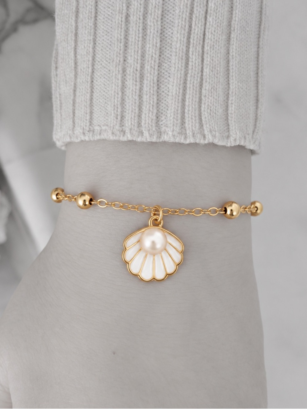 “Pearl in Clam Shell” White Enamel Seashell Mermaid Ocean Beachy Surfer Bracelet